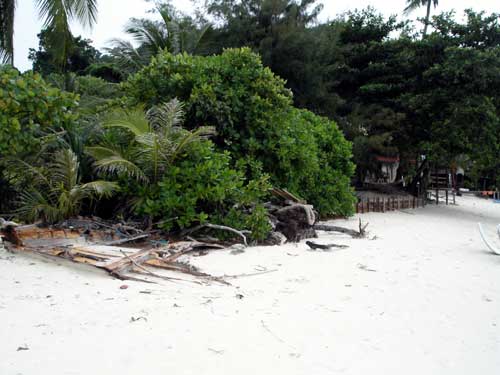 KIF 9592 wreck beach