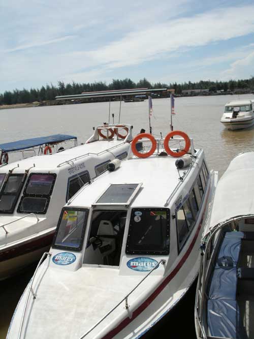 KIF 9634 embarking Perhentian-Isles