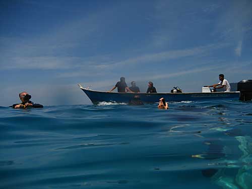 IMG 0640 boat divers